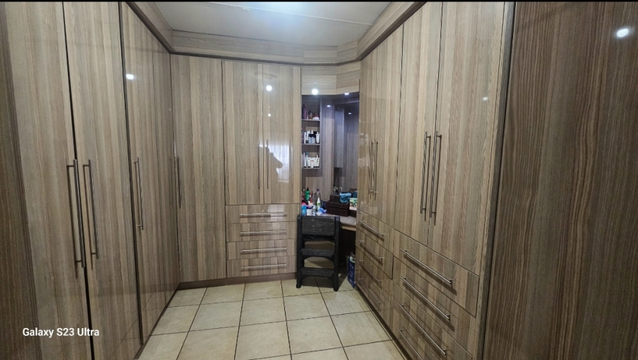 4 Bedroom Property for Sale in Elandsrand North West